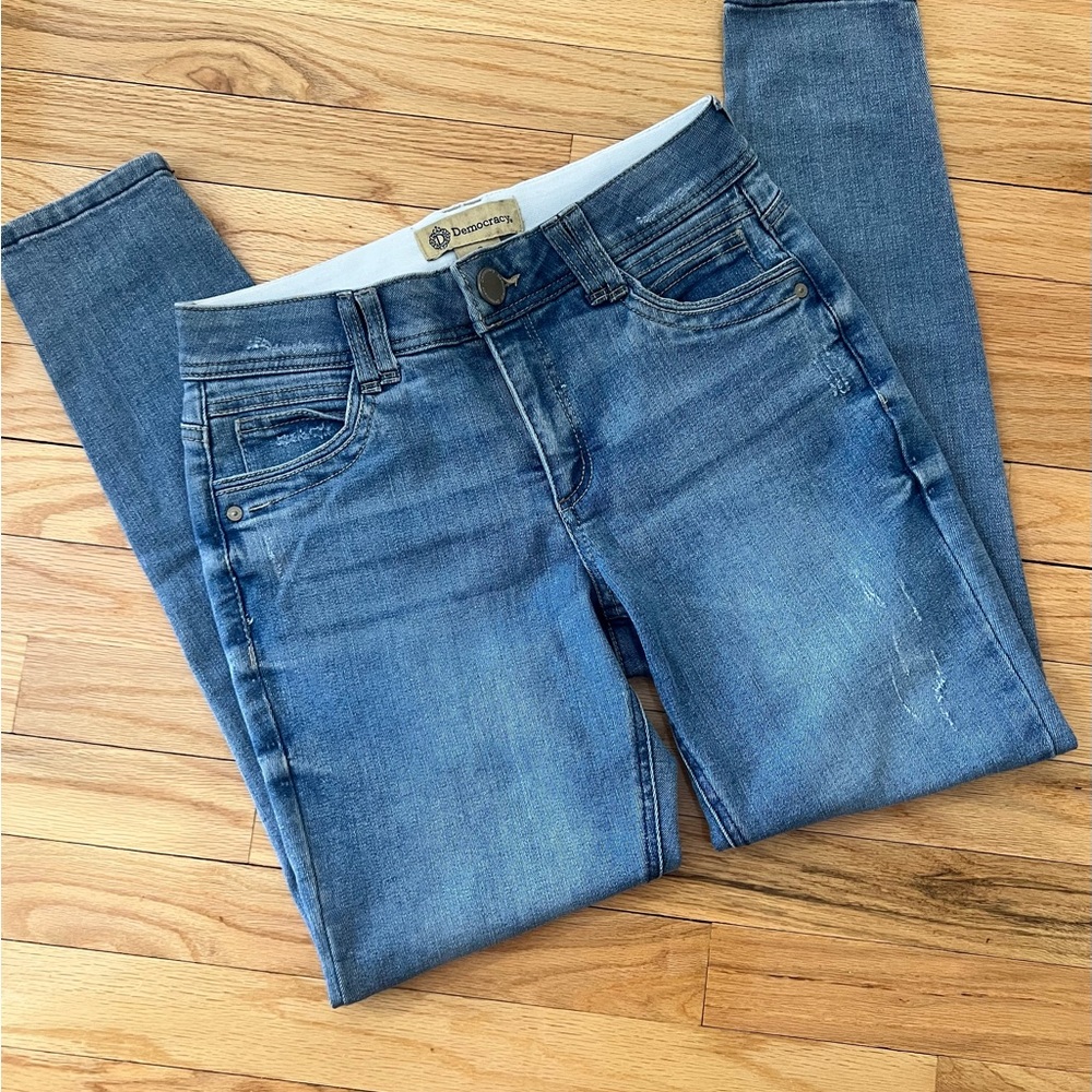 Democracy Women's Skinny Jeans in Medium Blue Wash